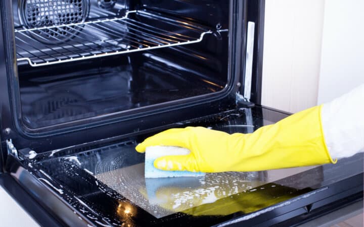 31 Cleaning Sponge Hacks that are Insanely Useful (And That Work)