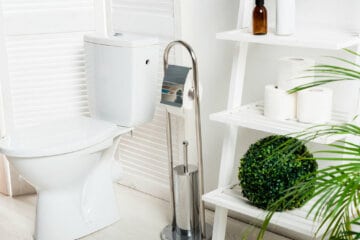https://www.spongehacks.com/wp-content/uploads/2022/08/bathroom-cleaning-hacks-360x240.jpg