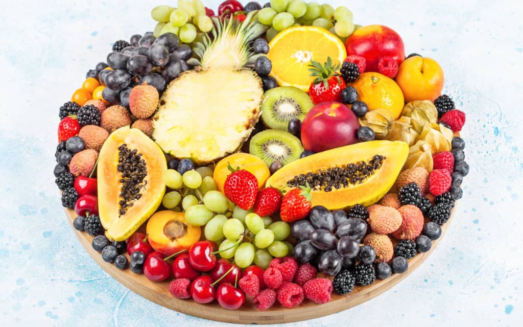 17 Creative Fruit Tray Ideas That Everyone Will Rave About